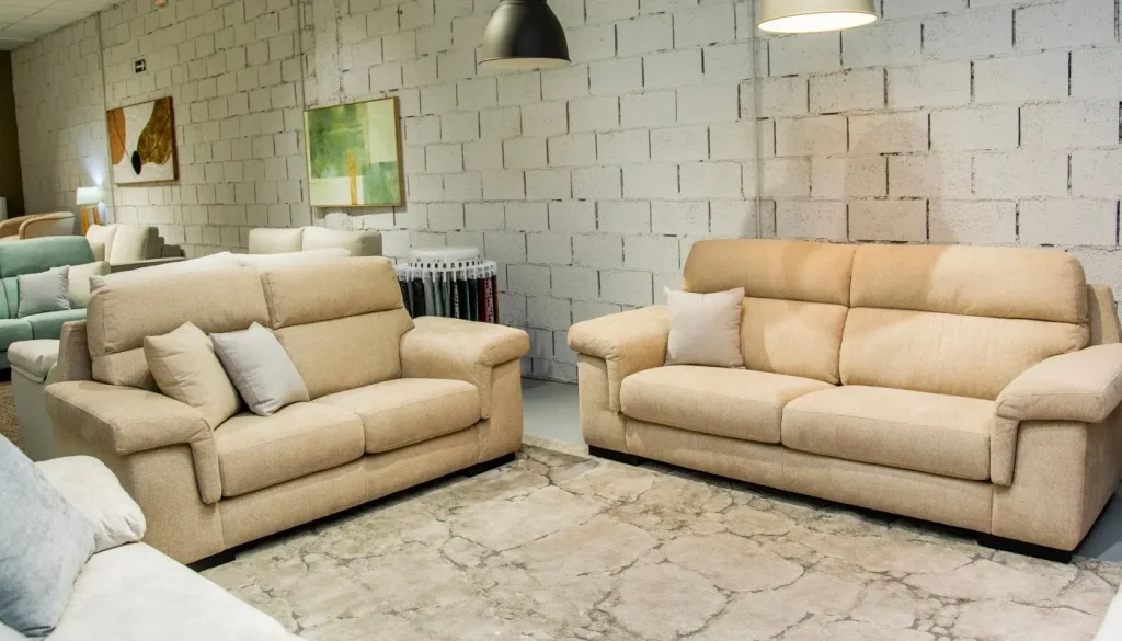 ¿Chaise Longue o Sofá 3+2? Descubre qué opción es mejor para tu salón. 2 butaca 1 11zon